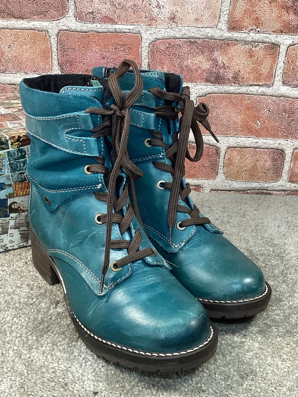 Dromedaris Kara womens Lace up combat boots size 7.5-8